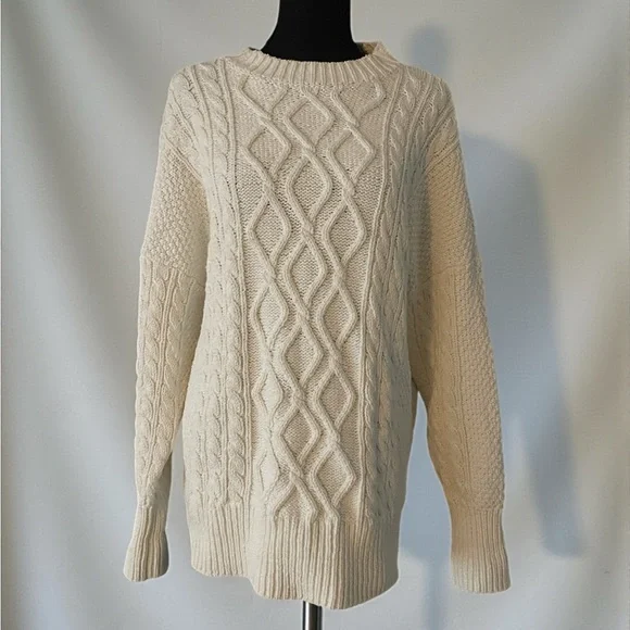 Abercrombie & Fitch Cream Cable Knit Sweater Size M Cotton Blend Cozy - Picture 4 of 4